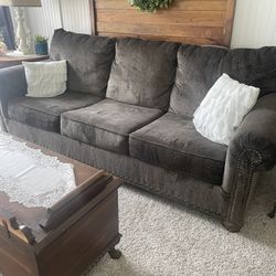 Beautiful Sable Brown Sofa And Loveseat 