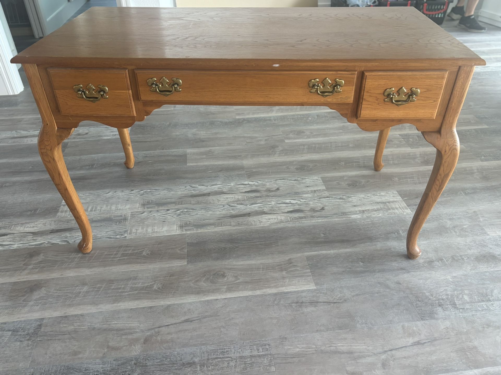 Office desk With chair