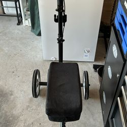 Knee scooter 