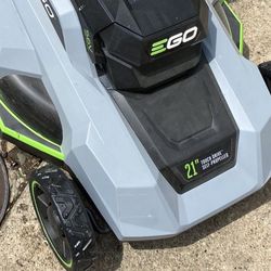 New   Used Self propelled EGO LM2114SP 56 Volt Battery Powered Lawn Mower