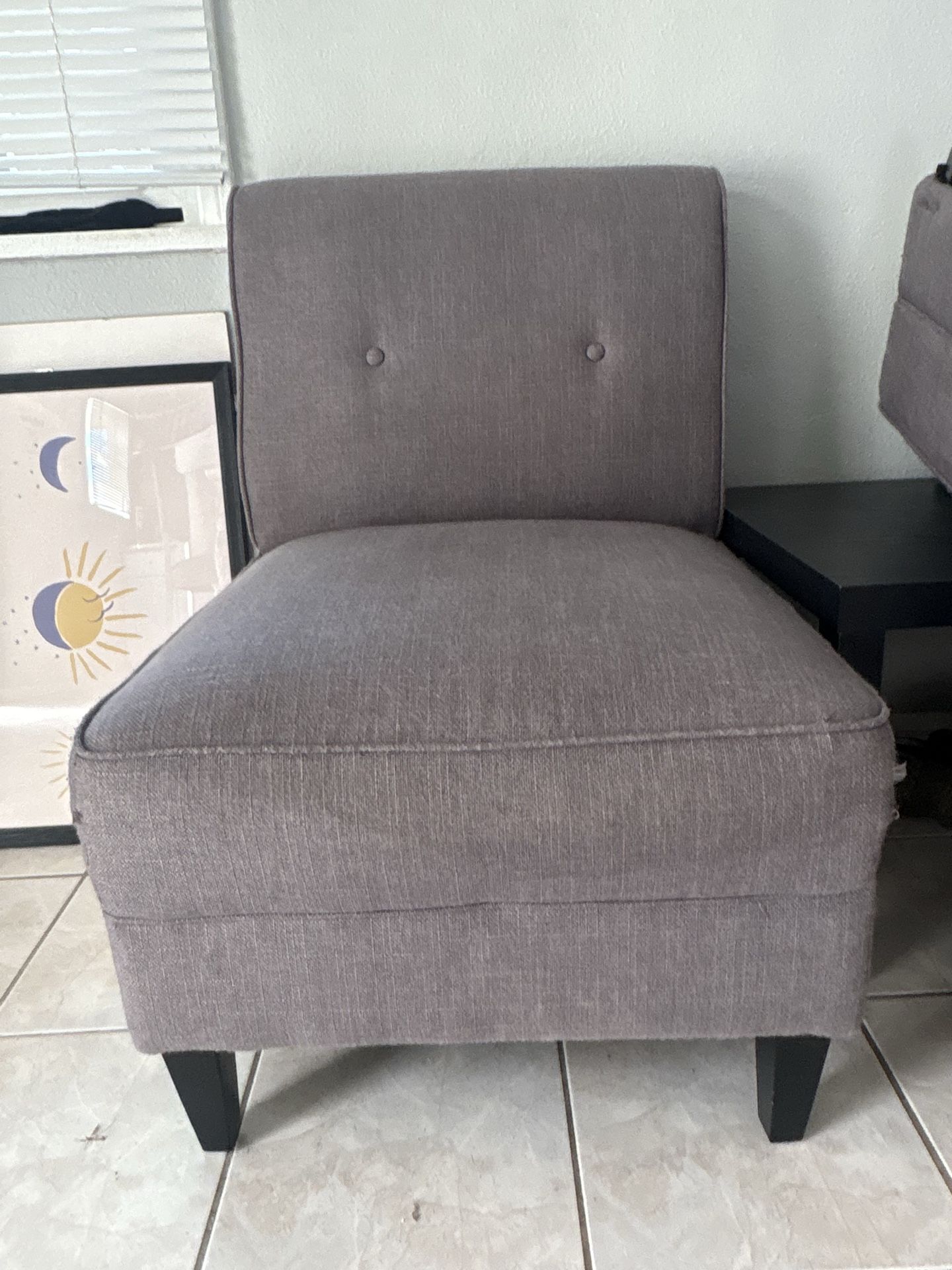 2 Lounge chairs grey
