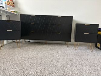 Chest of drawers and side tables set