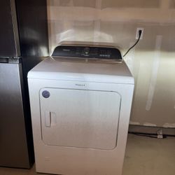 Whirlpool gas dryer with Warranty 