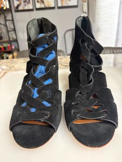 Zodiac  Brand 100% Leather  Cutout Gladiator Shoes