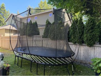 Springfree trampoline large oval shape