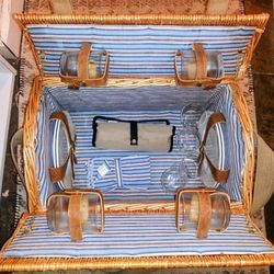 Vintage Picnic Basket 