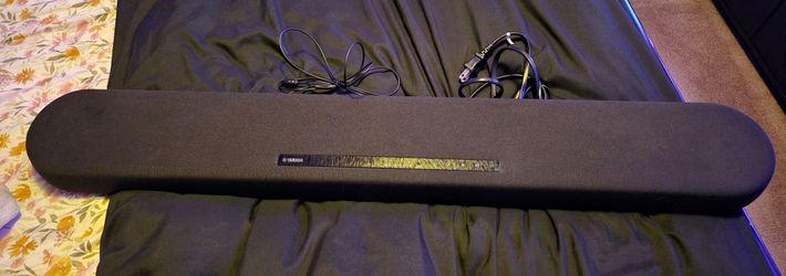 Like New Yamaha ATS-1080 Soundbar WITHOUT REMOTE