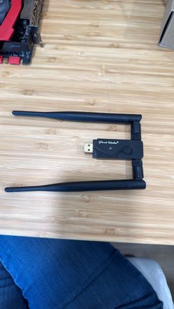 Wireless adapter antennas