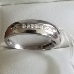 14k WHITE GOLD DIAMOND RING SIZE 11