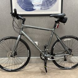 Beautiful Bicycle Trek Hybrid/ Gravel Bike 