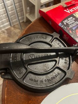 seasoned cast iron tortilla press  Prensa de tortilla de hierro fundido curado