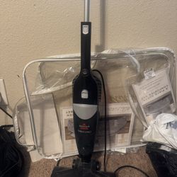Bissell lightweight Vacuum (black) 