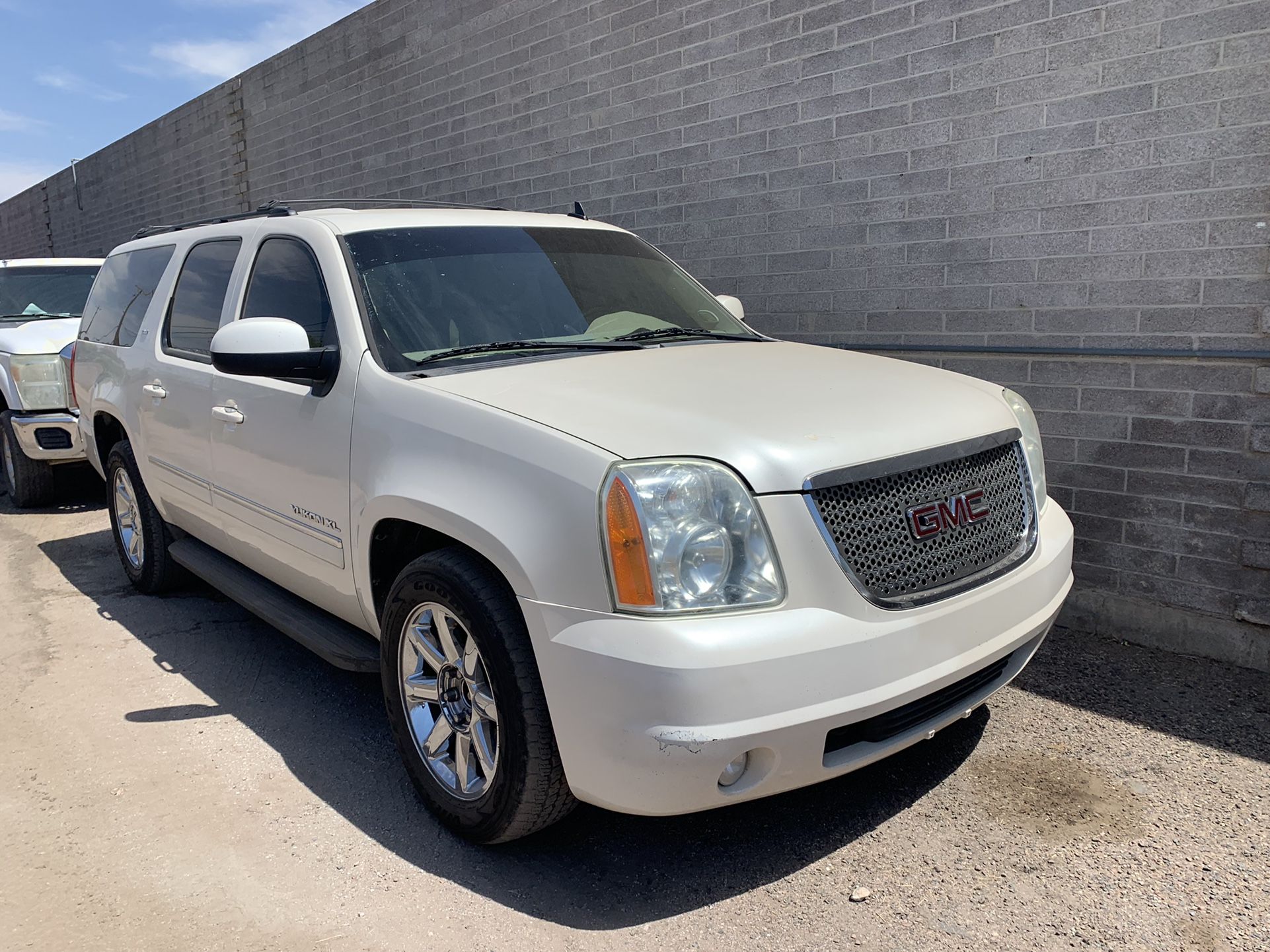 2012 GMC Yukon XL for Sale in Scottsdale, AZ OfferUp