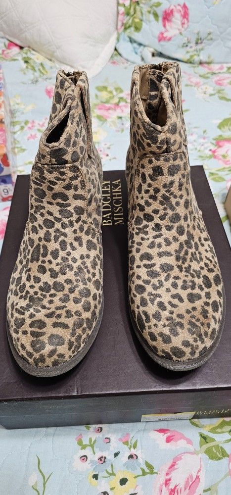 Woman's Boots