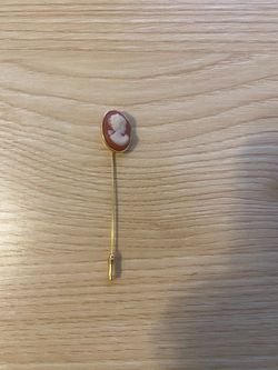 Gold Tone Oval Cameo Portrait Stick Pin Lapel Pin Brown & White  Theme