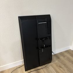 Flatscreen 50” Roku Smart TV