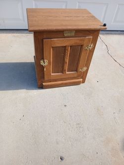 Corner Table