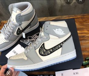 Jordan retro 1 high og x dior shoes wolf grey size 8.5