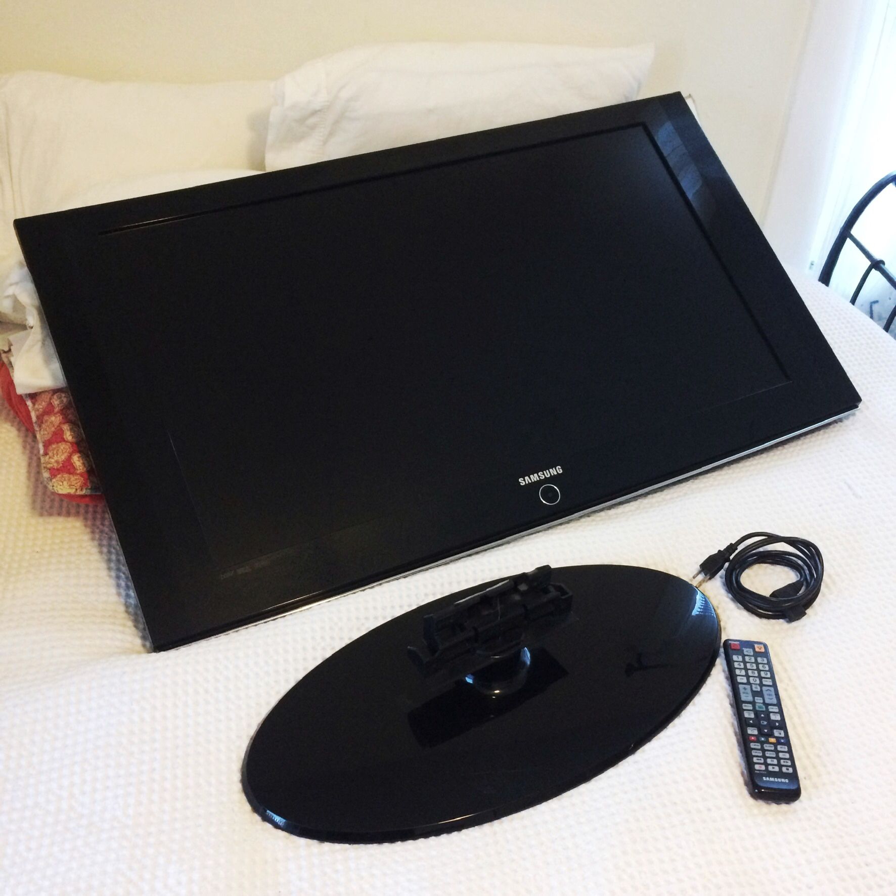 SAMSUNG 40" 720p LCD HDTV W/ ATSC Tuner LNT4042H TV Television