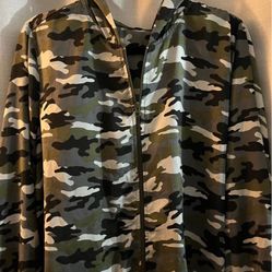 Women’s Size XL Zip Up Light Weight Jacket With Hood