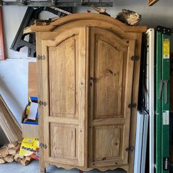 Pine armoire