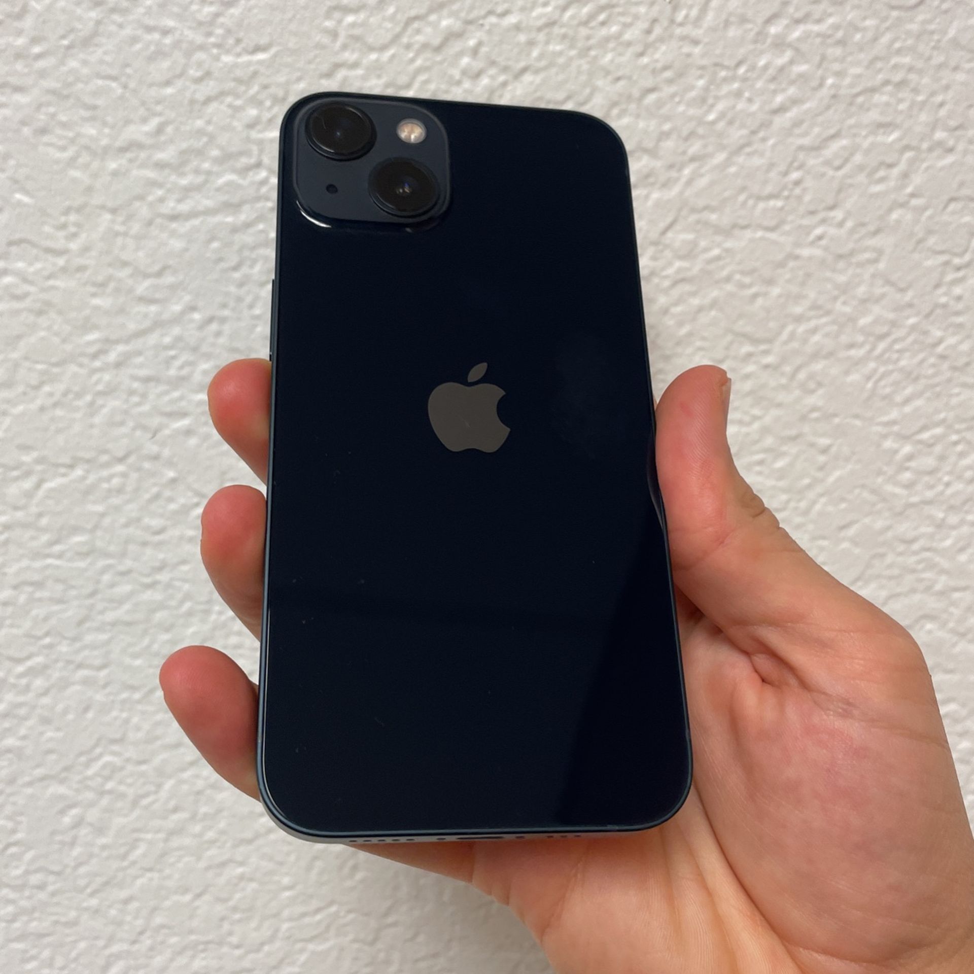 iPhone 13 128GB Midnight Black For Cricket Wireless Clean Imei Battery 100%