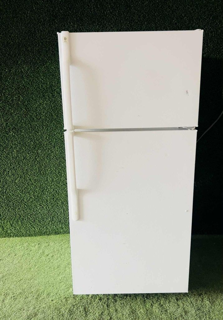 GE TOP FREEZER REFRIGERATOR