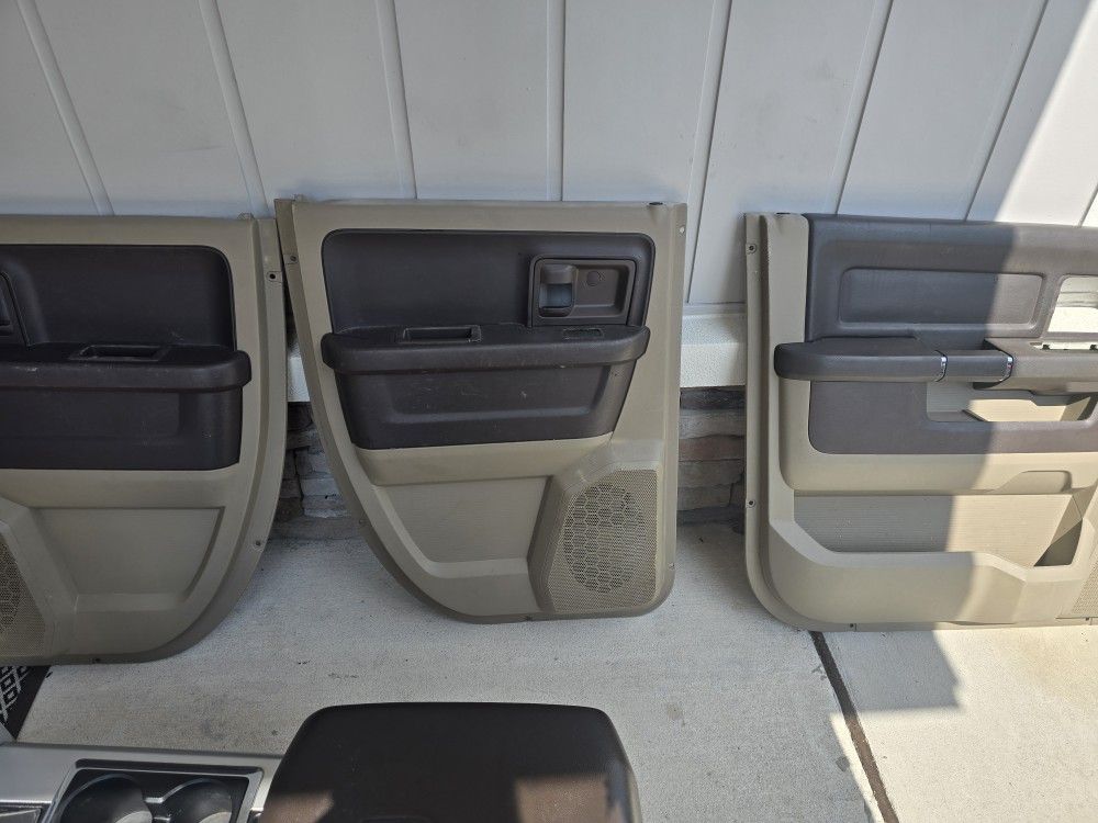 Dodge ram 2012
Center concole with radio bezel
Dodge