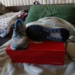 New Balance Tennis Shoes