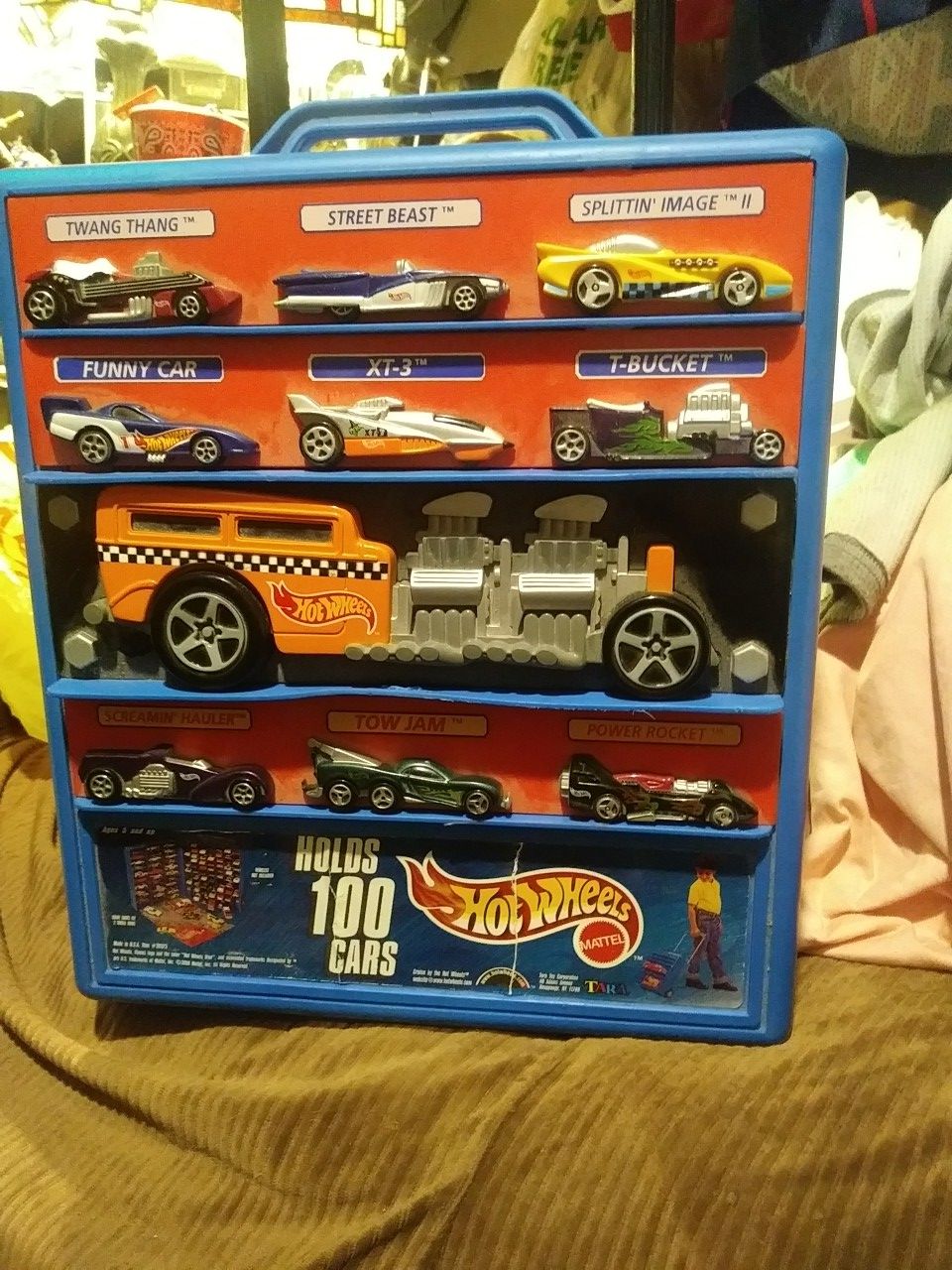 Hotwheels 100 car carrying case