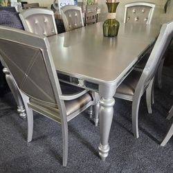 Brand New Champange Modern Dining Table (76"×42"×30"H) + 6 Chaira