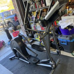 Life Fitness Elliptical 