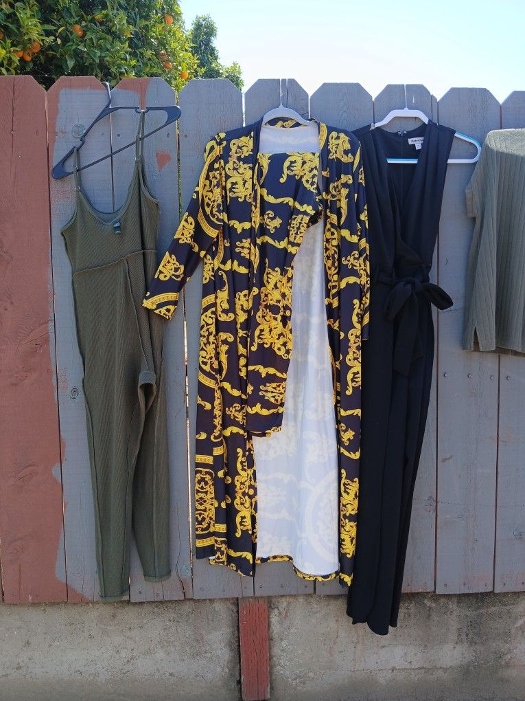 Xl 2 Piece Gold And Blank Ensemble