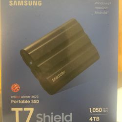 SAMSUNG T7 Shield 4TB Portable SSD
