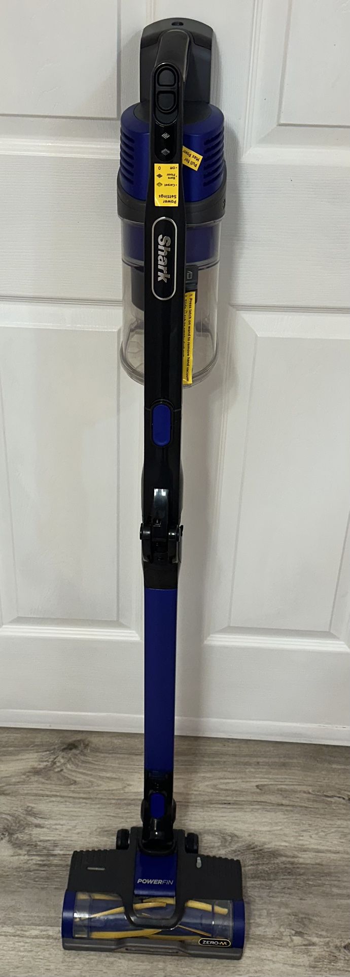 SHARK  VACUUM - IX140