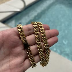 *NEW* 18k Gold Polished SS Cuban Link Necklace