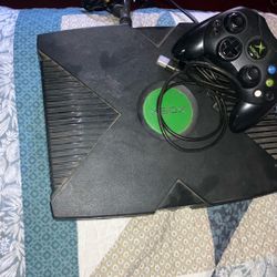 Og Xbox with controller 