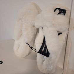 Mixit brand white faux fur slippers size 9-10 US (L)