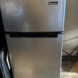 Magic Chef Mini Fridge 