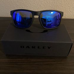 New Oakley Holbrook Sunglasses