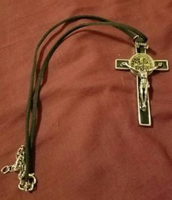 Religious icon / crucifix necklace