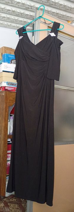 Party Dresses 👗 For Sale $ Please Read The Description 😊
