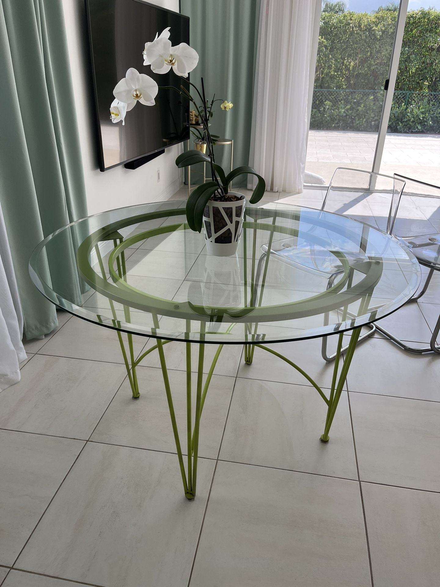 Glass dining table