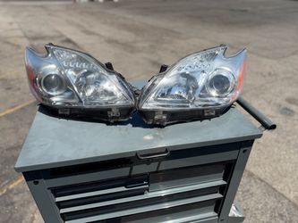 10-15 Toyota Prius headlights