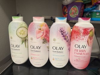 Brand new Olay bundle (4) for ($20)(Cash only)(price is firm)