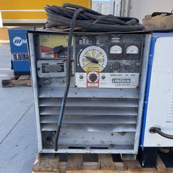 Lincoln Idealarc DC-400 Industrial Arc Welder – Heavy Duty, Reliable Power  Description: Selling a Lincoln Idealarc DC-400 arc welder in solid working