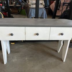 Bench/Storage in Very Good Condition