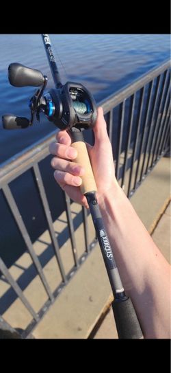 (Shimano slx dc reel) st croix bassx med heavy fast action 7’1 (Rod has a broken eyelet!!)