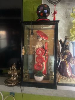 Japanese Geisha Doll in Glass Display Case
