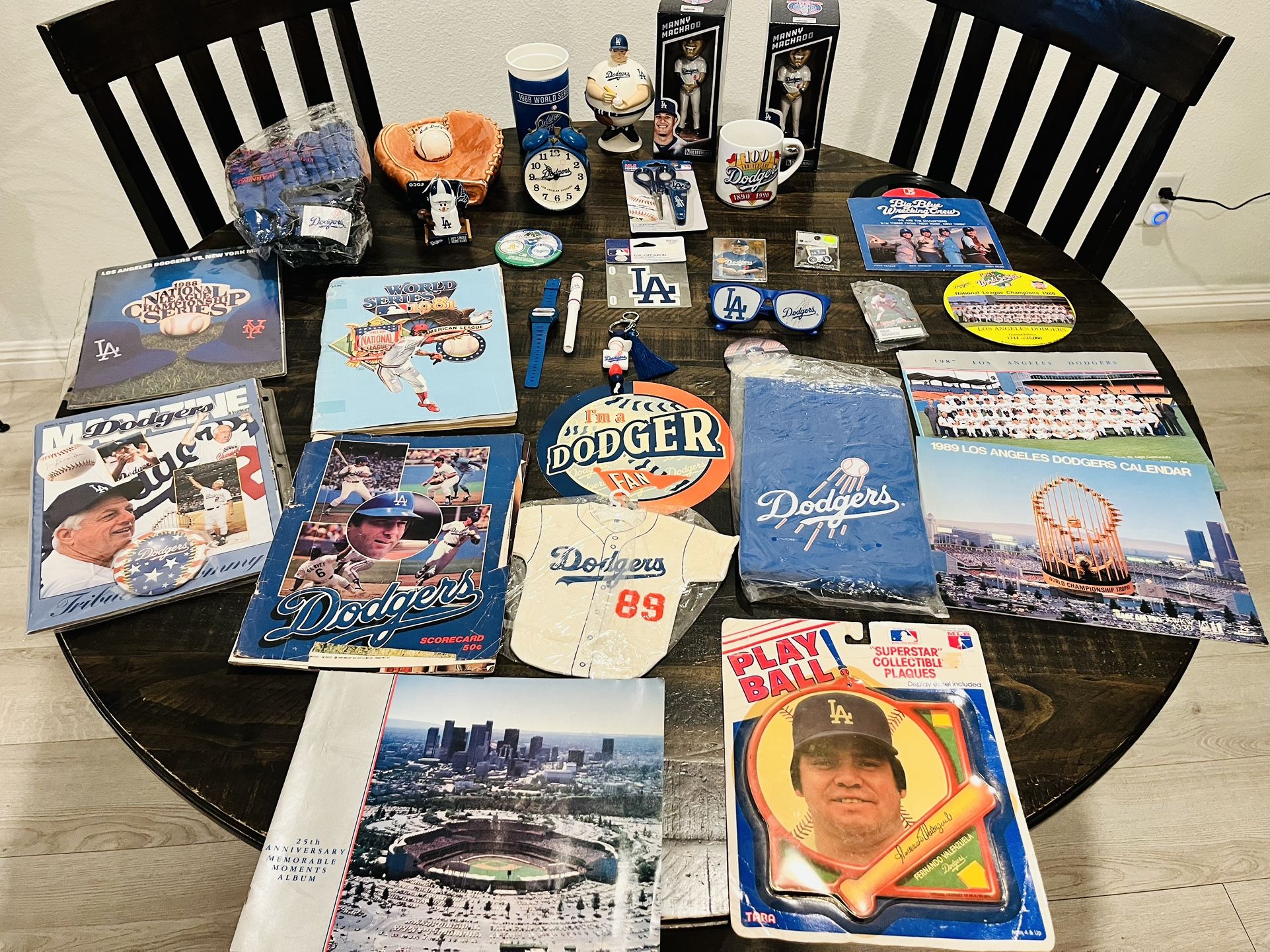 1988 Los Angeles Dodgers World Series Collector’s Lot Memorabilia